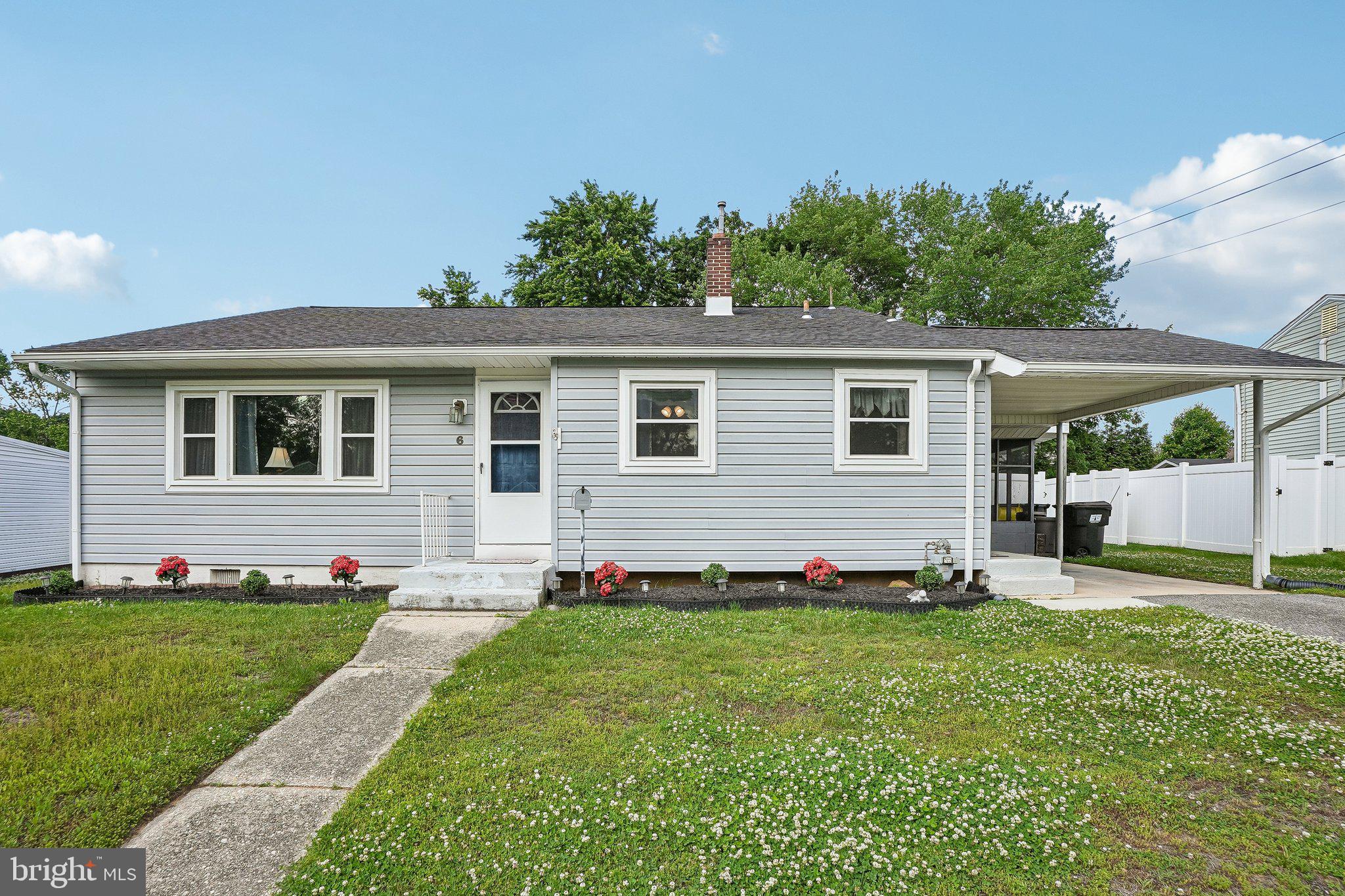 6 GRANVILLE LANE