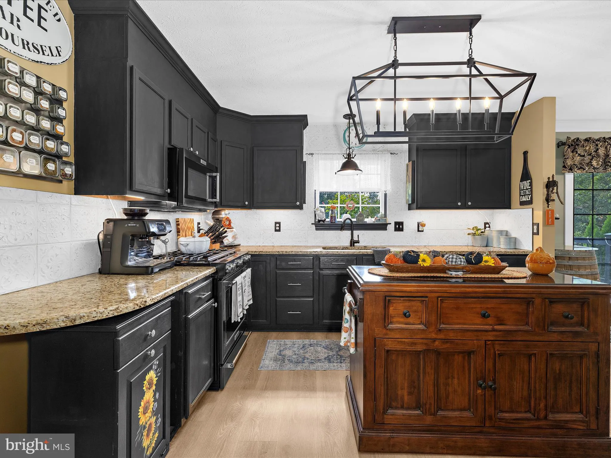 Baltimore, Maryland 21219, United States, 3 Bedrooms Bedrooms, ,3 BathroomsBathrooms,Residential,Coming Soon,230952