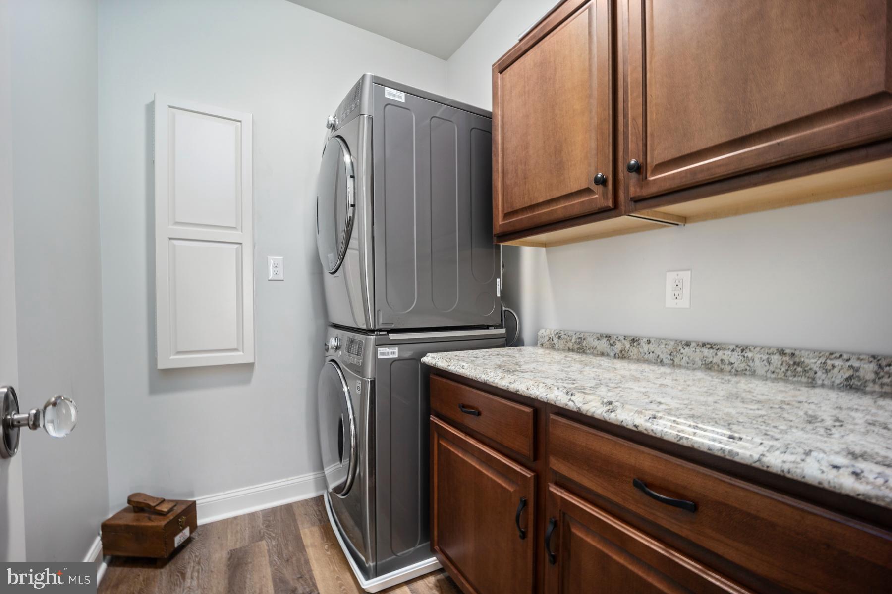 WATERSIDE - Residential