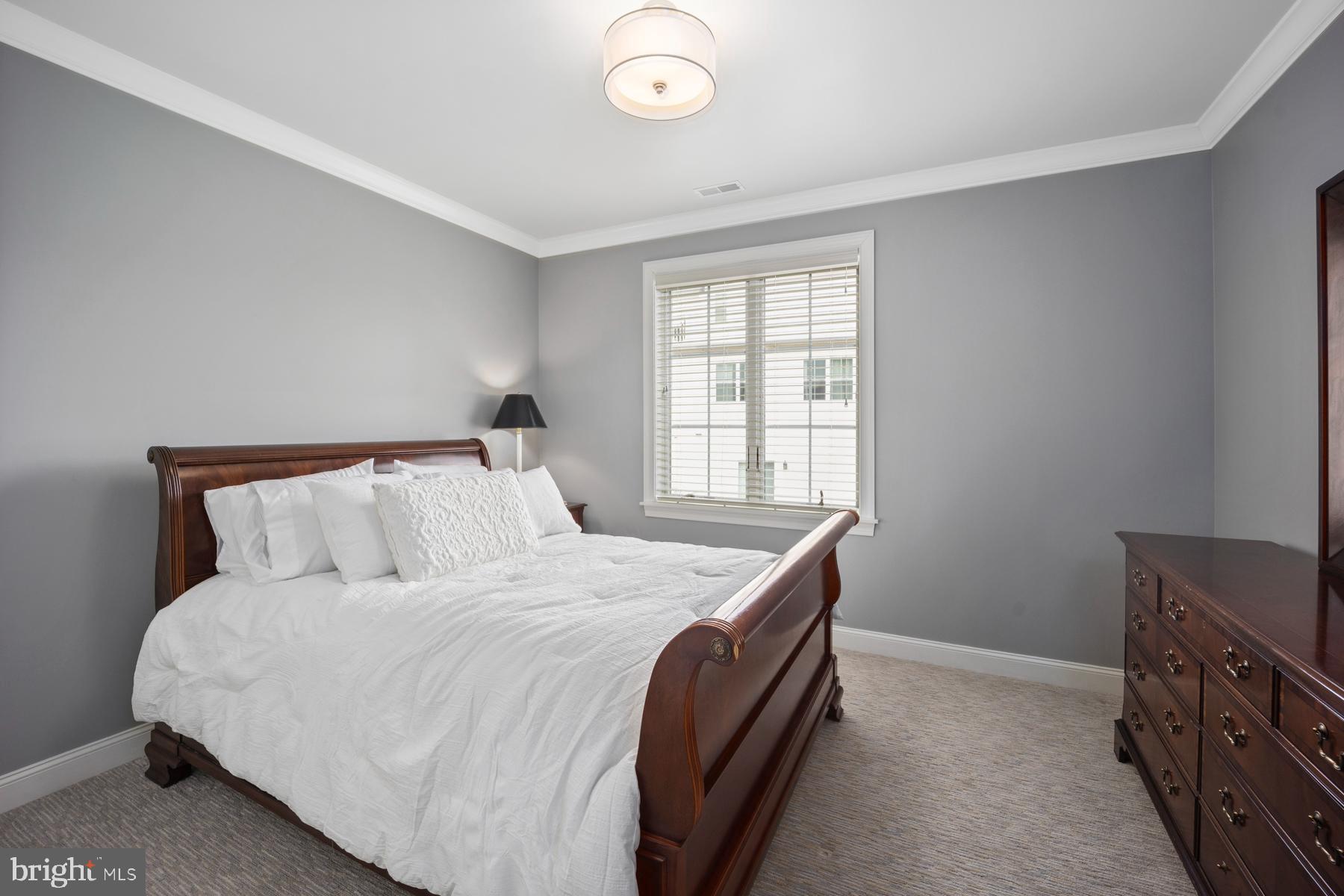 WATERSIDE - Residential