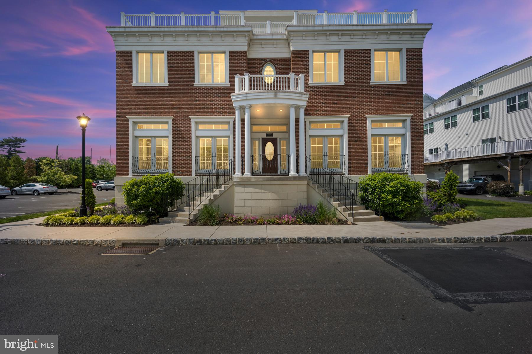 WATERSIDE - Residential