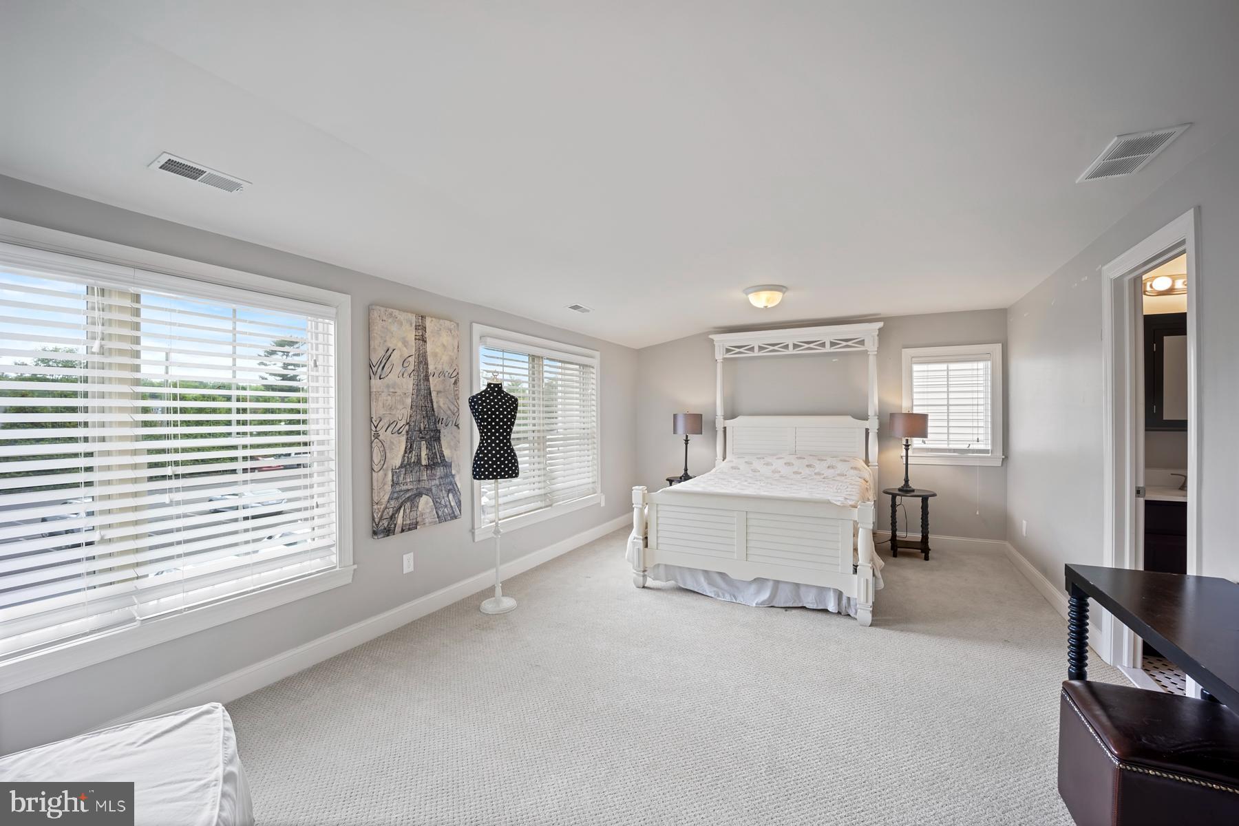 WATERSIDE - Residential