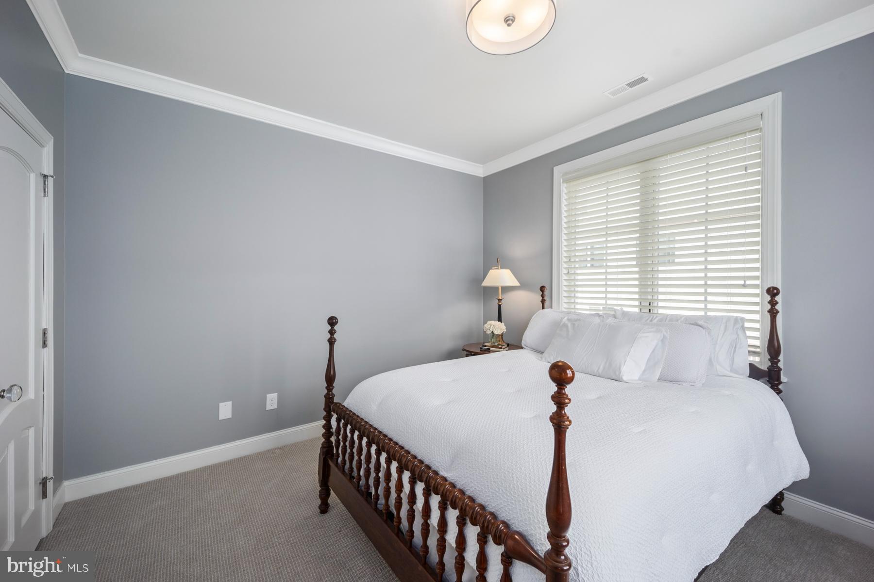 WATERSIDE - Residential