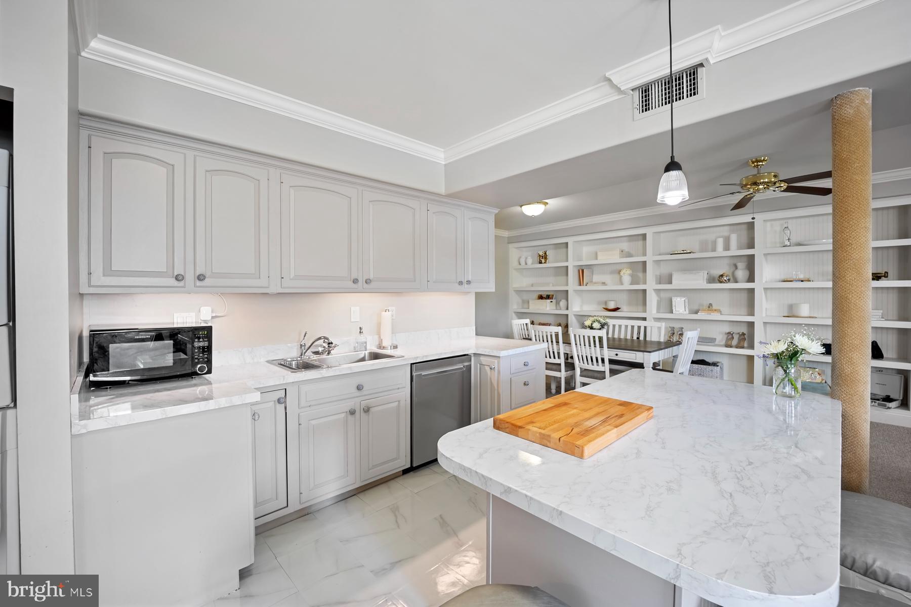 WATERSIDE - Residential