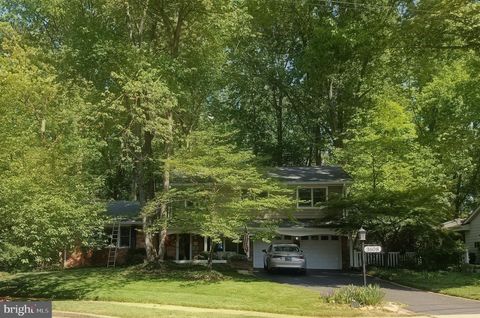 Photo of 3608 Launcelot Way, ANNANDALE, VA 22003 (MLS # VAFX2305544)
