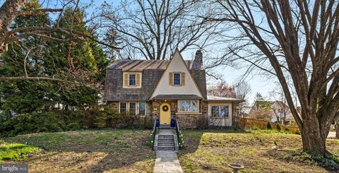 Photo of 7101 York Road, BALTIMORE, MD 21212 (MLS # MDBC2157572)