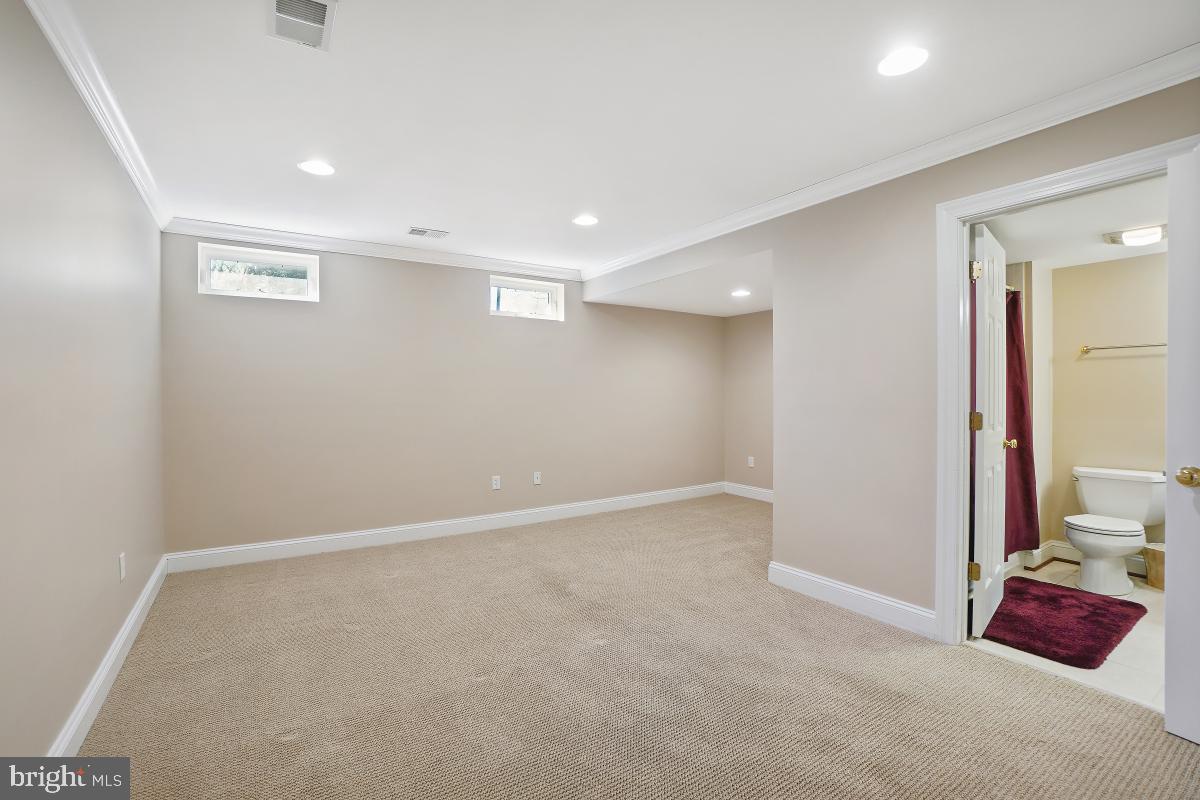 HOOVER FARM - Residential