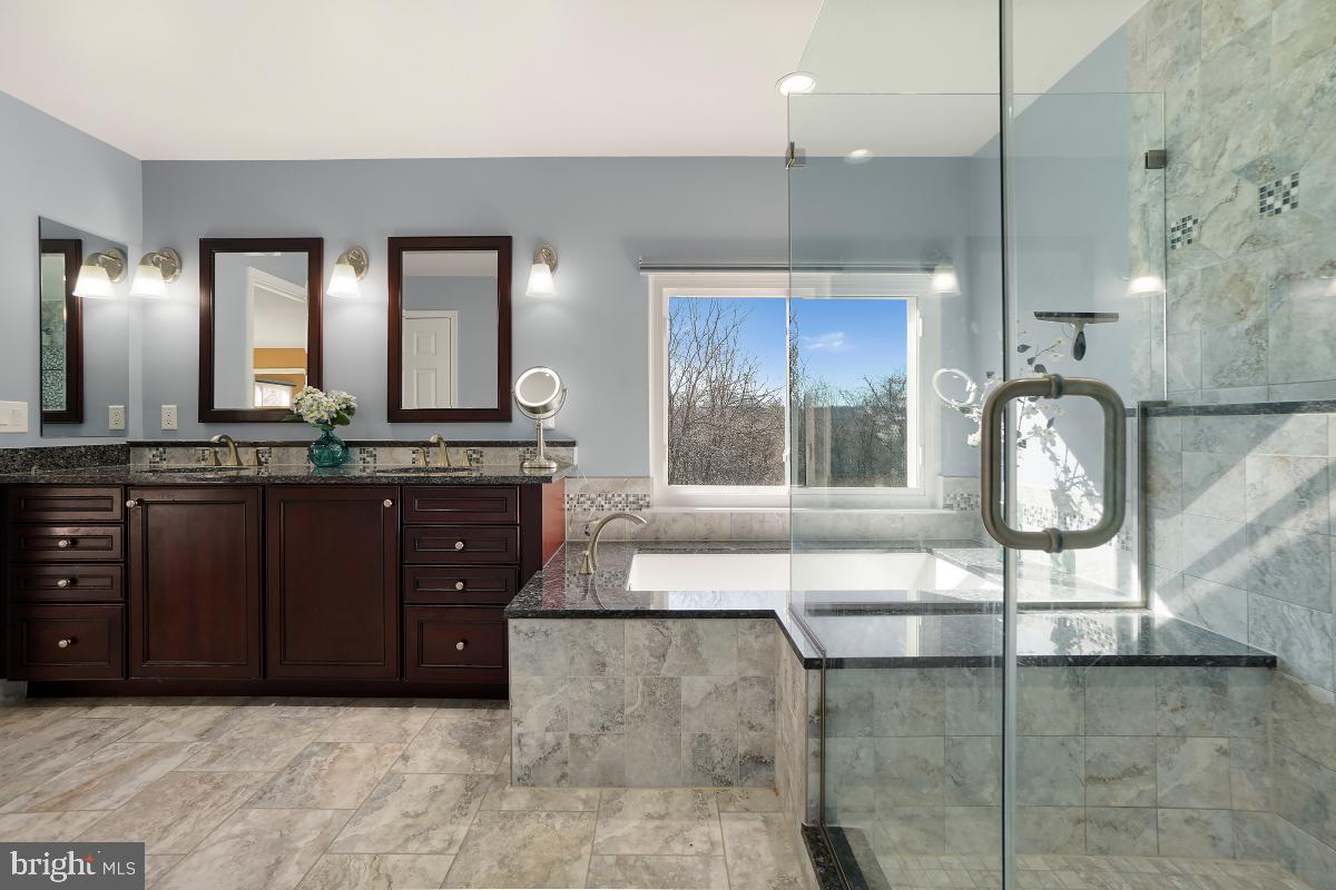 HOOVER FARM - Residential