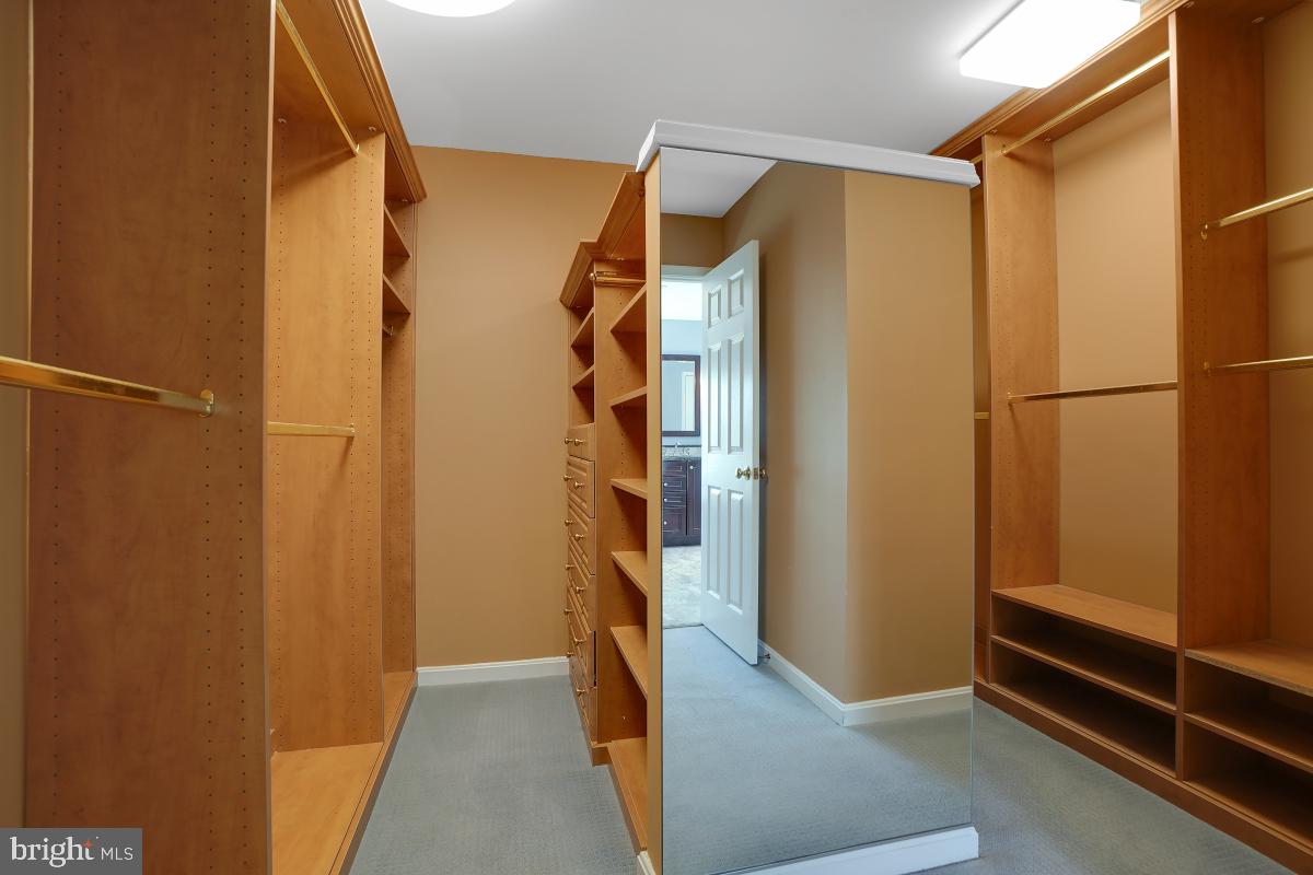 HOOVER FARM - Residential