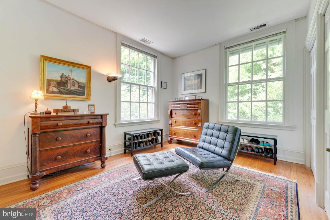 ROLAND PARK - Residential