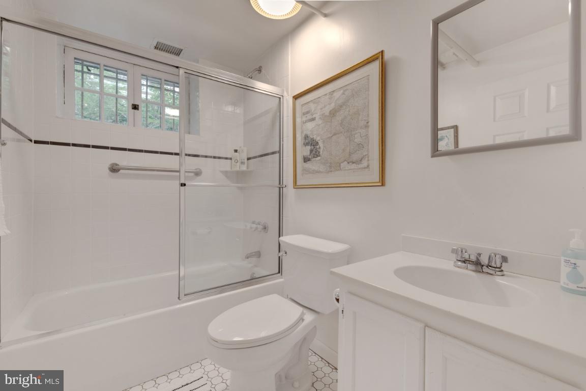 ROLAND PARK - Residential