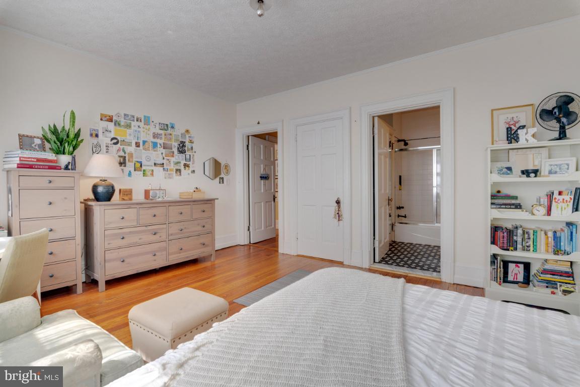 ROLAND PARK - Residential