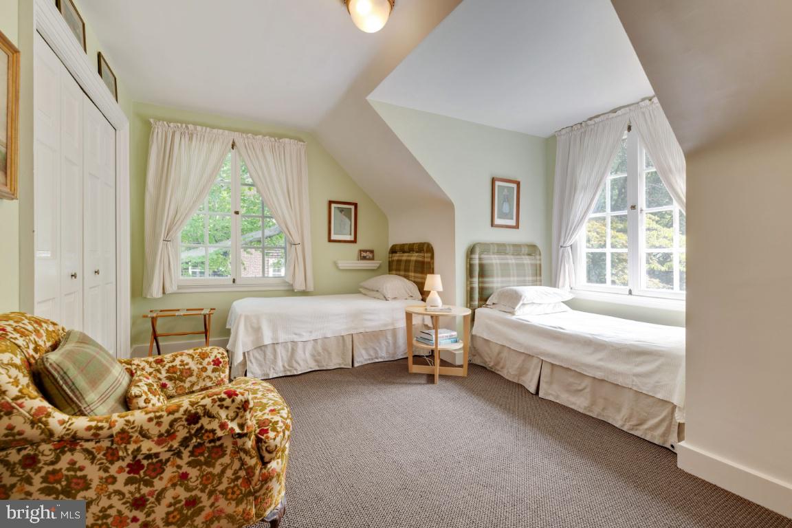 ROLAND PARK - Residential