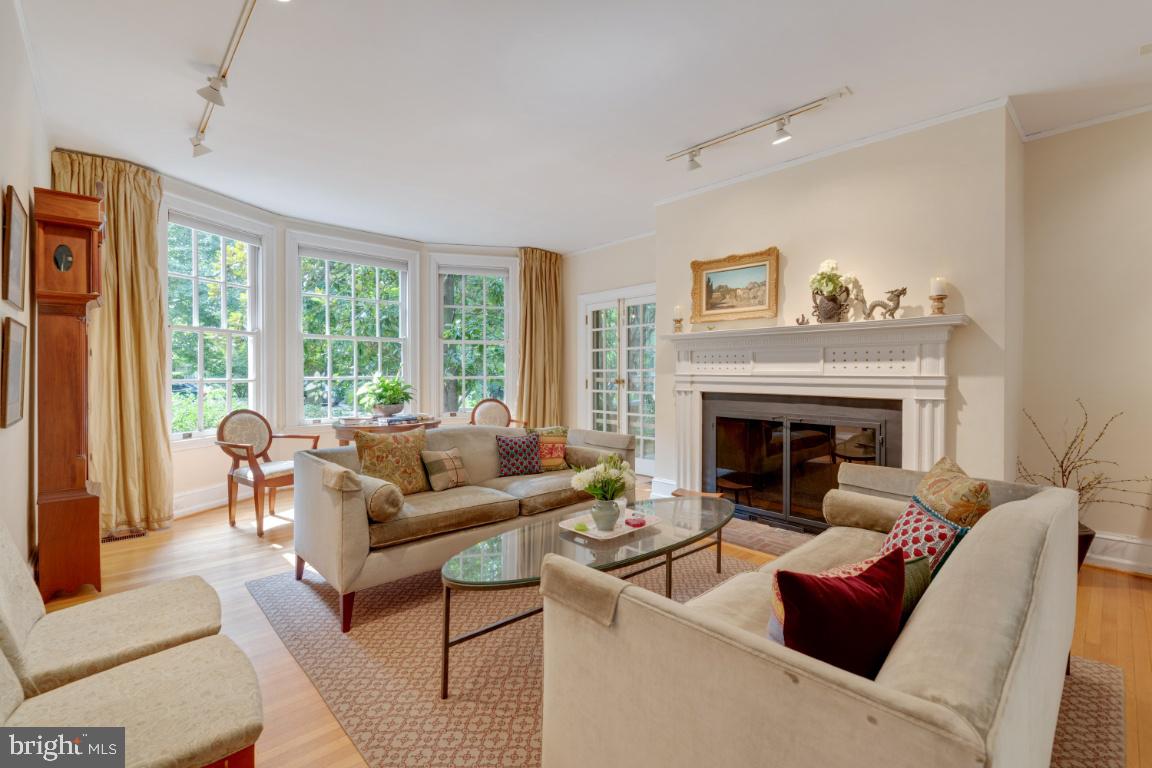 ROLAND PARK - Residential