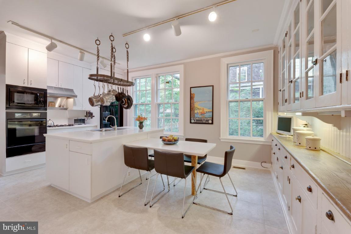 ROLAND PARK - Residential