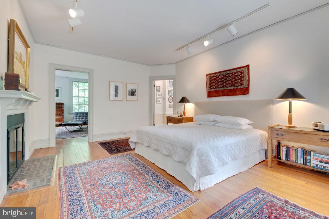 ROLAND PARK - Residential