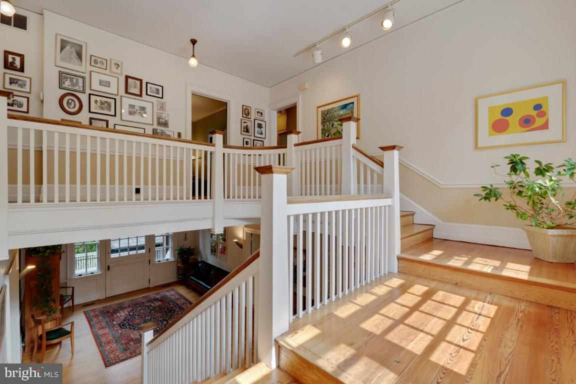 ROLAND PARK - Residential