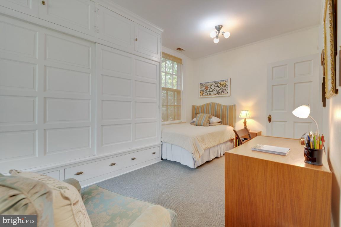 ROLAND PARK - Residential