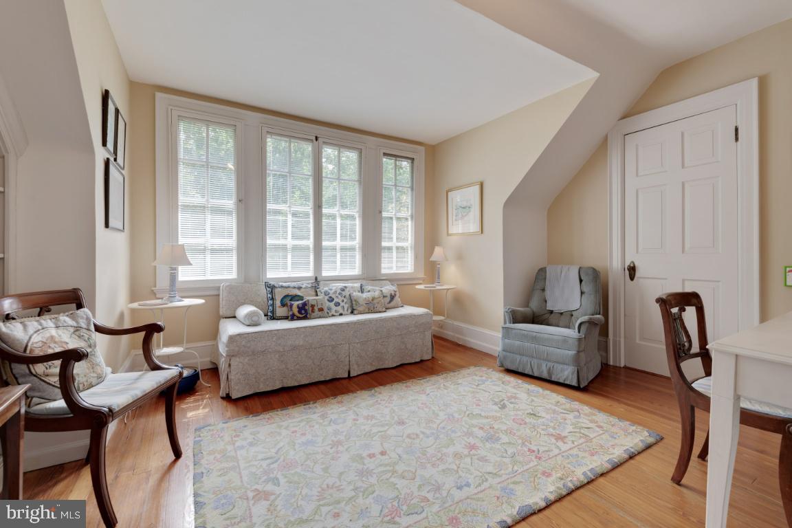 ROLAND PARK - Residential