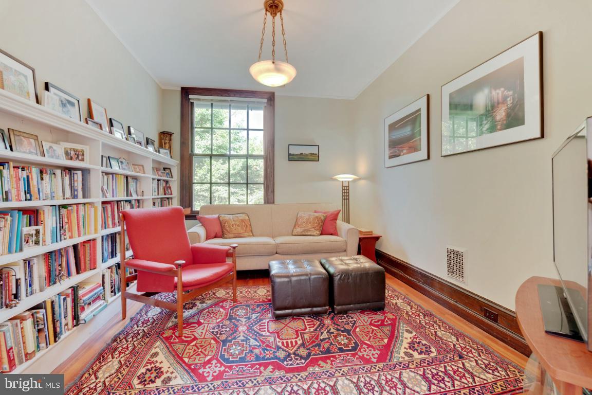 ROLAND PARK - Residential