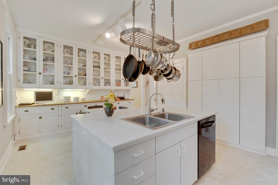 ROLAND PARK - Residential