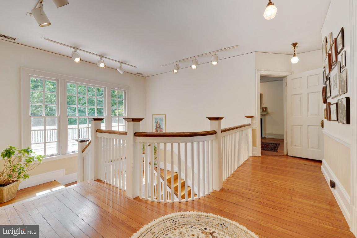 ROLAND PARK - Residential