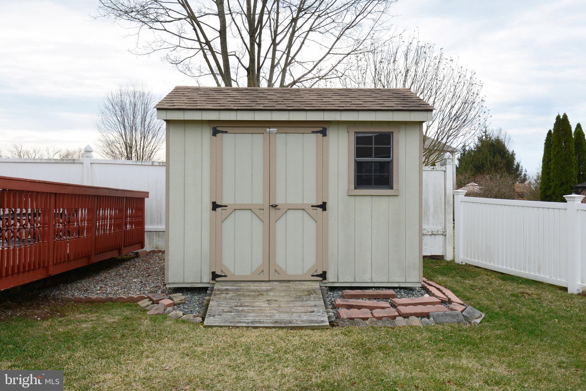 MONTGOMERY MEADOWS - Residential