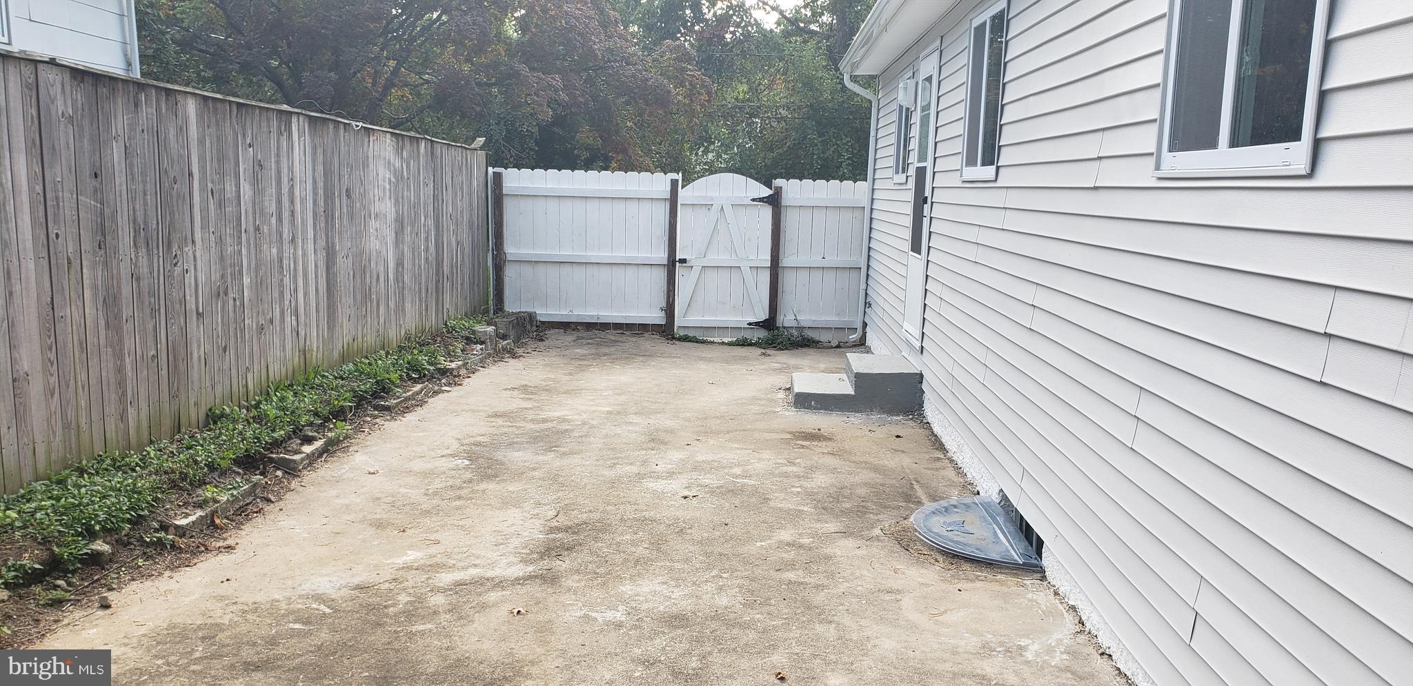 CATONSVILLE MANOR - Residential