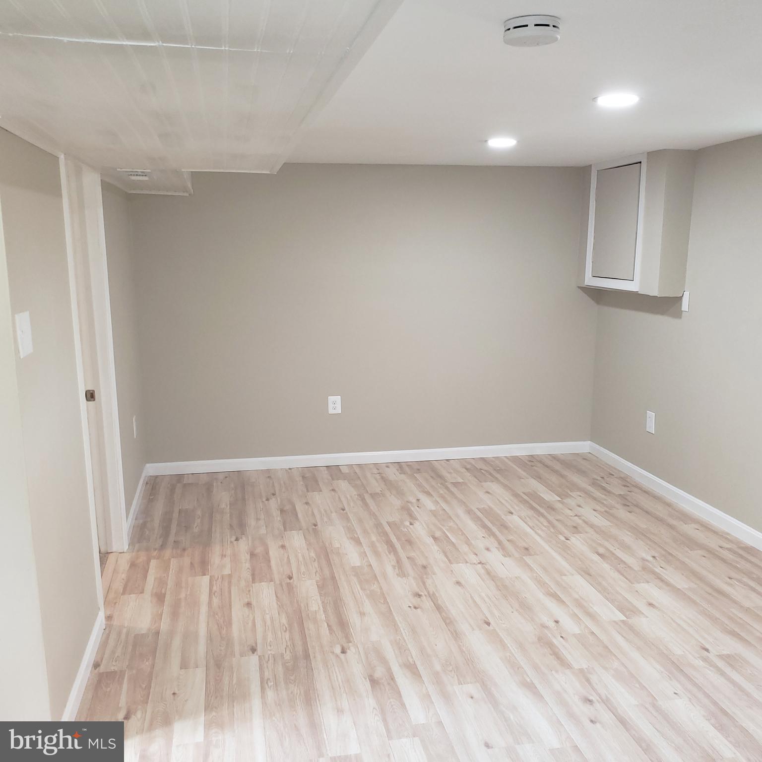 CATONSVILLE MANOR - Residential