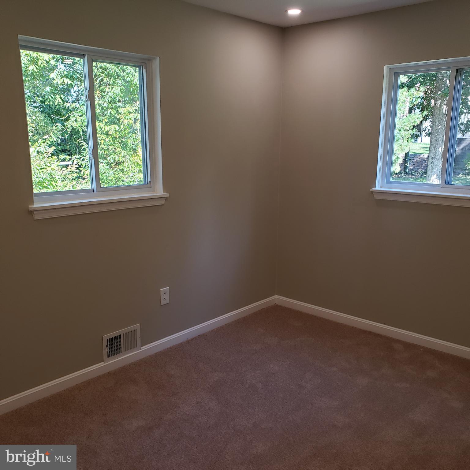 CATONSVILLE MANOR - Residential