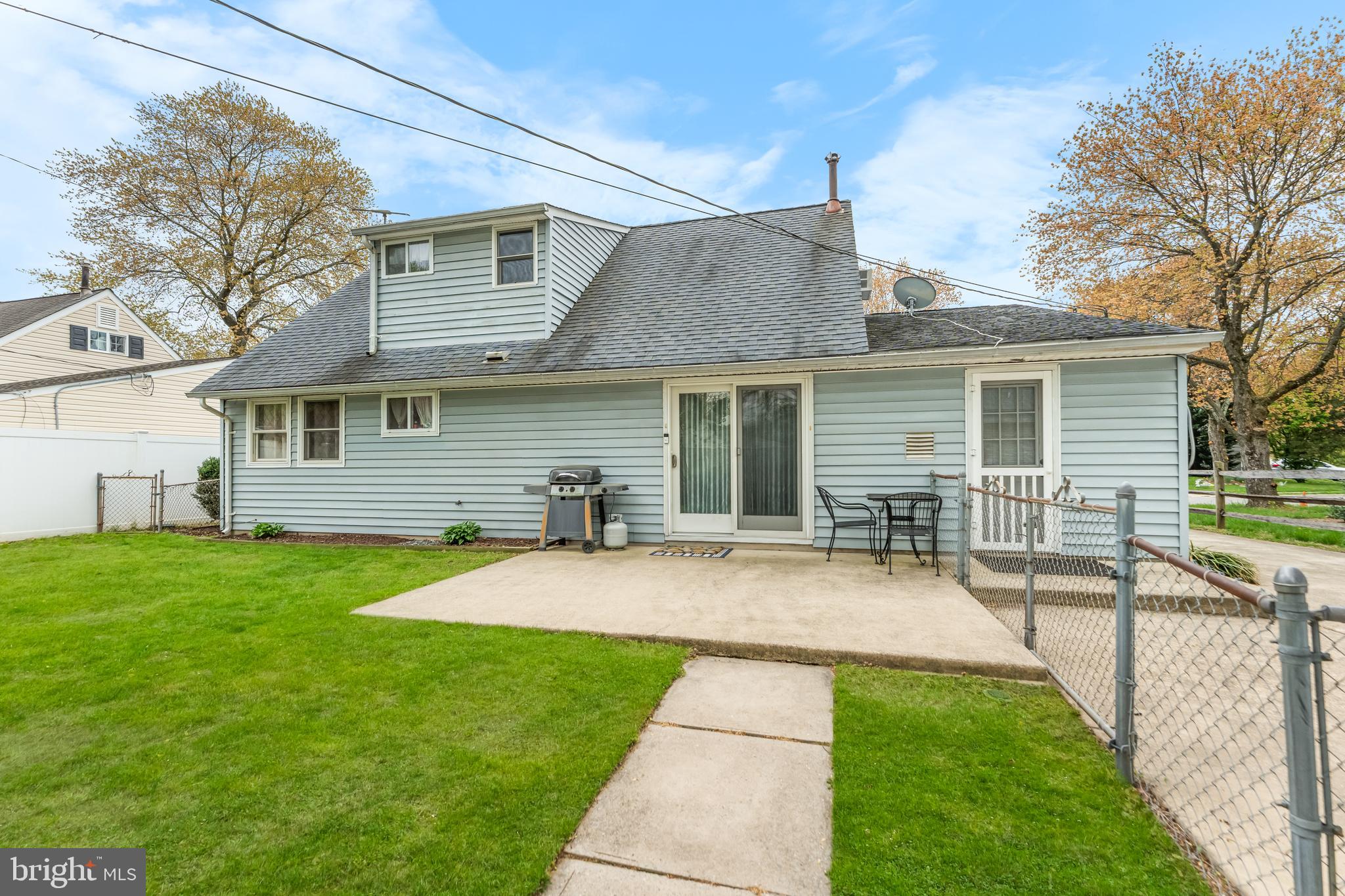 COUNTRY CLUB ESTATES - Residential