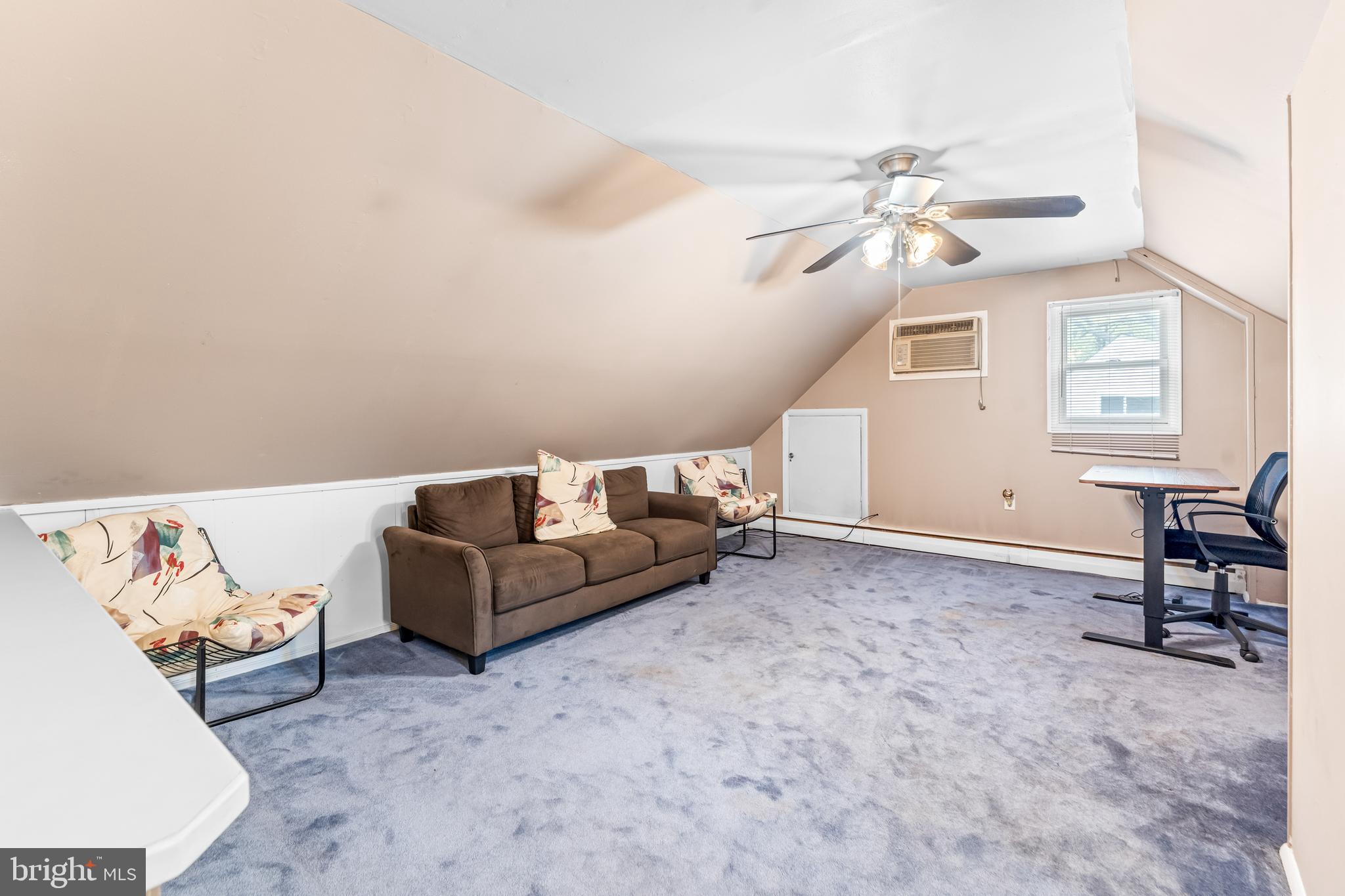 COUNTRY CLUB ESTATES - Residential