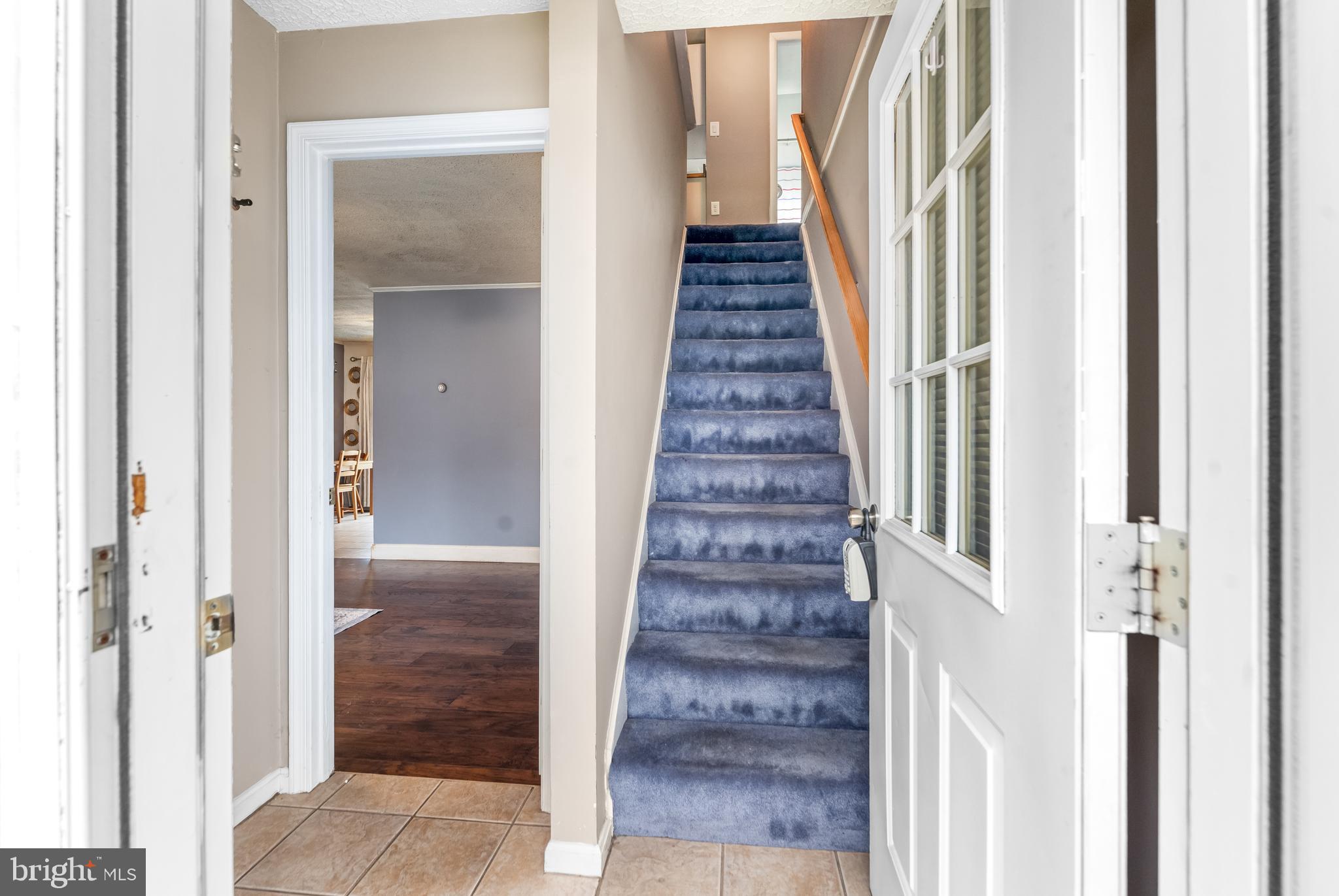 COUNTRY CLUB ESTATES - Residential