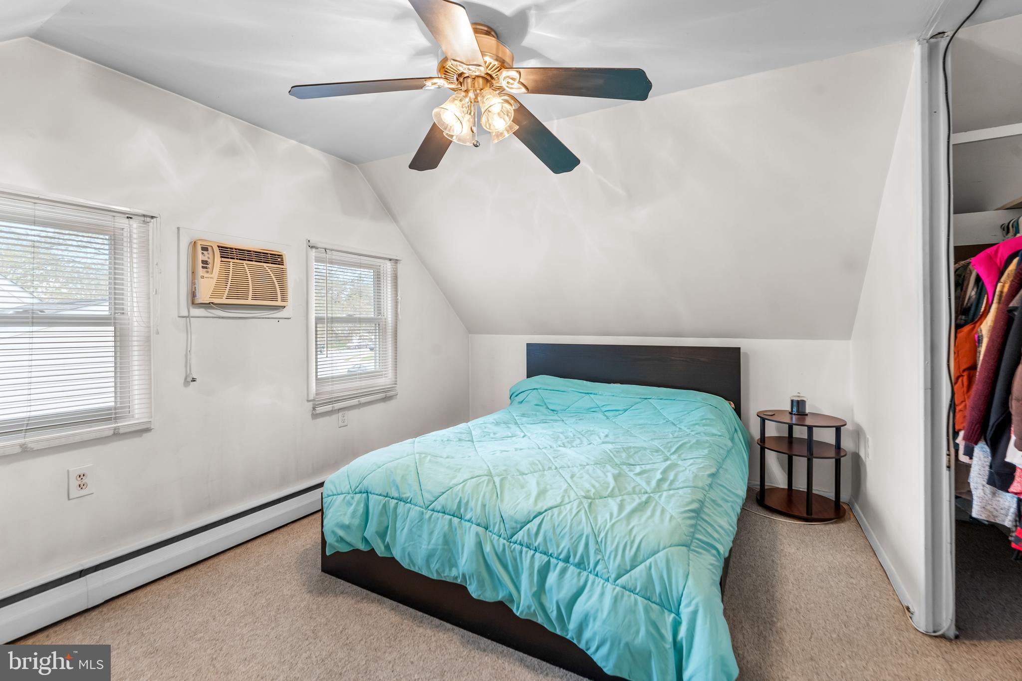 COUNTRY CLUB ESTATES - Residential