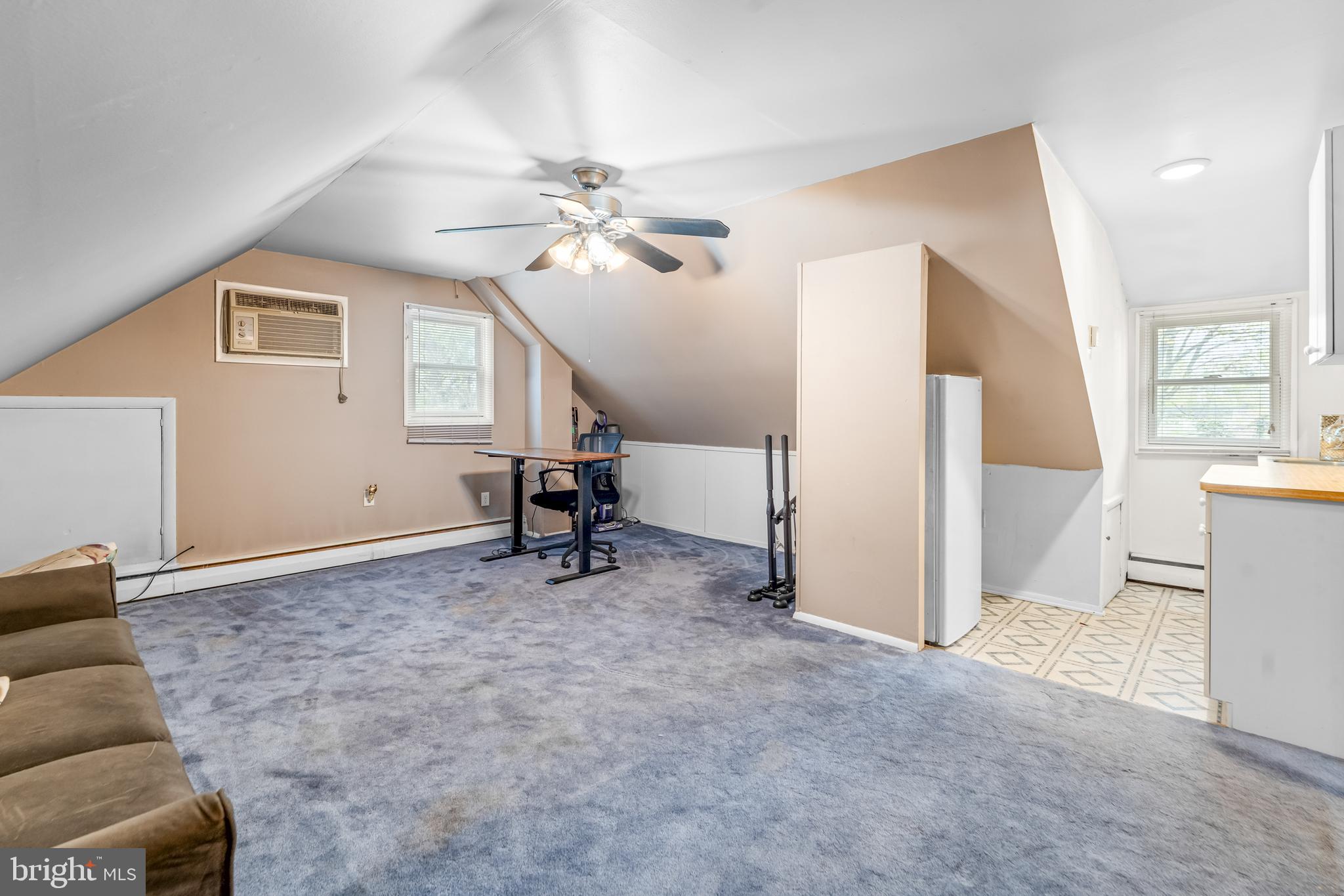 COUNTRY CLUB ESTATES - Residential