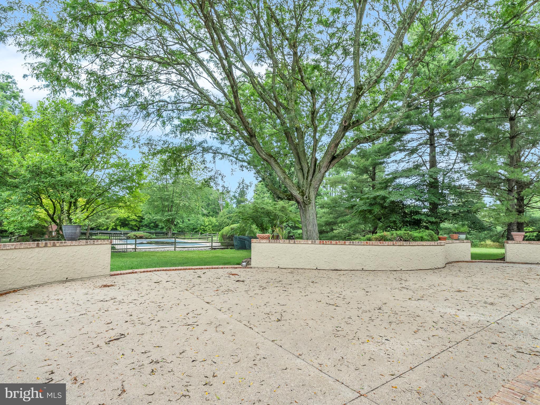 NORTHAMPTON ESTS - Residential