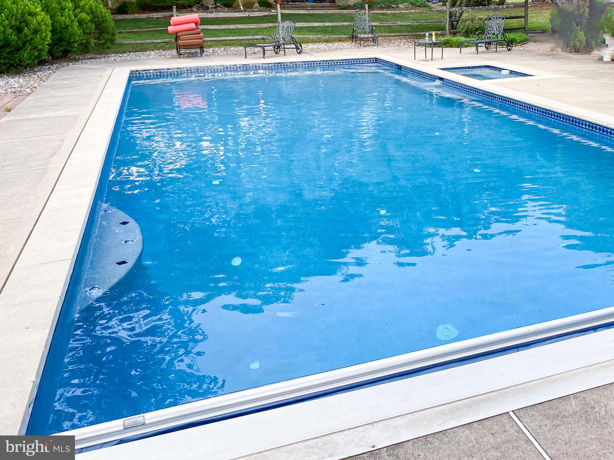 NORTHAMPTON ESTS - Residential