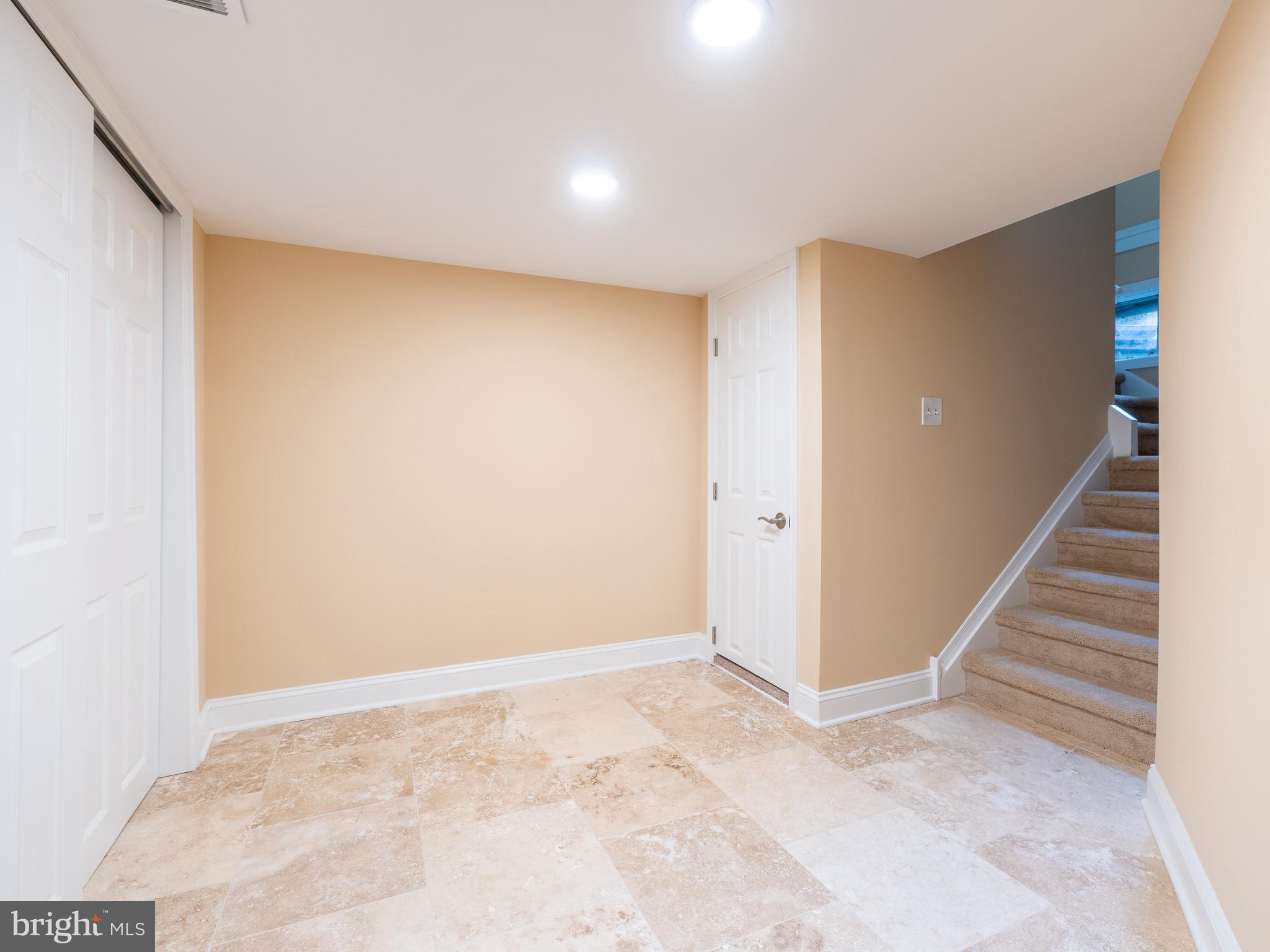 NORTHAMPTON ESTS - Residential