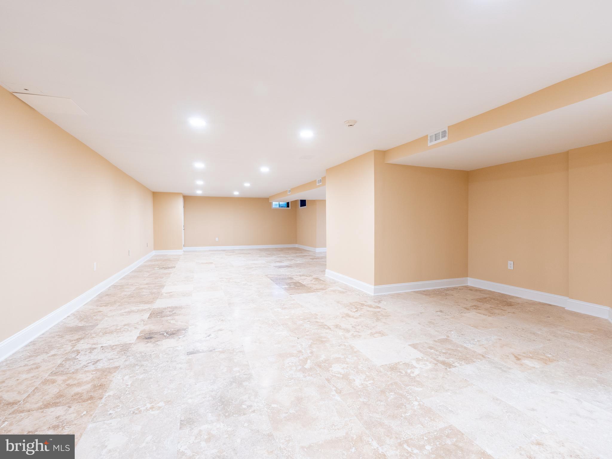 NORTHAMPTON ESTS - Residential