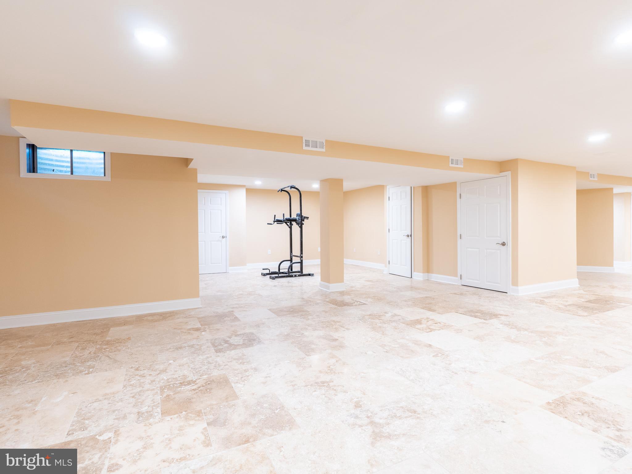 NORTHAMPTON ESTS - Residential