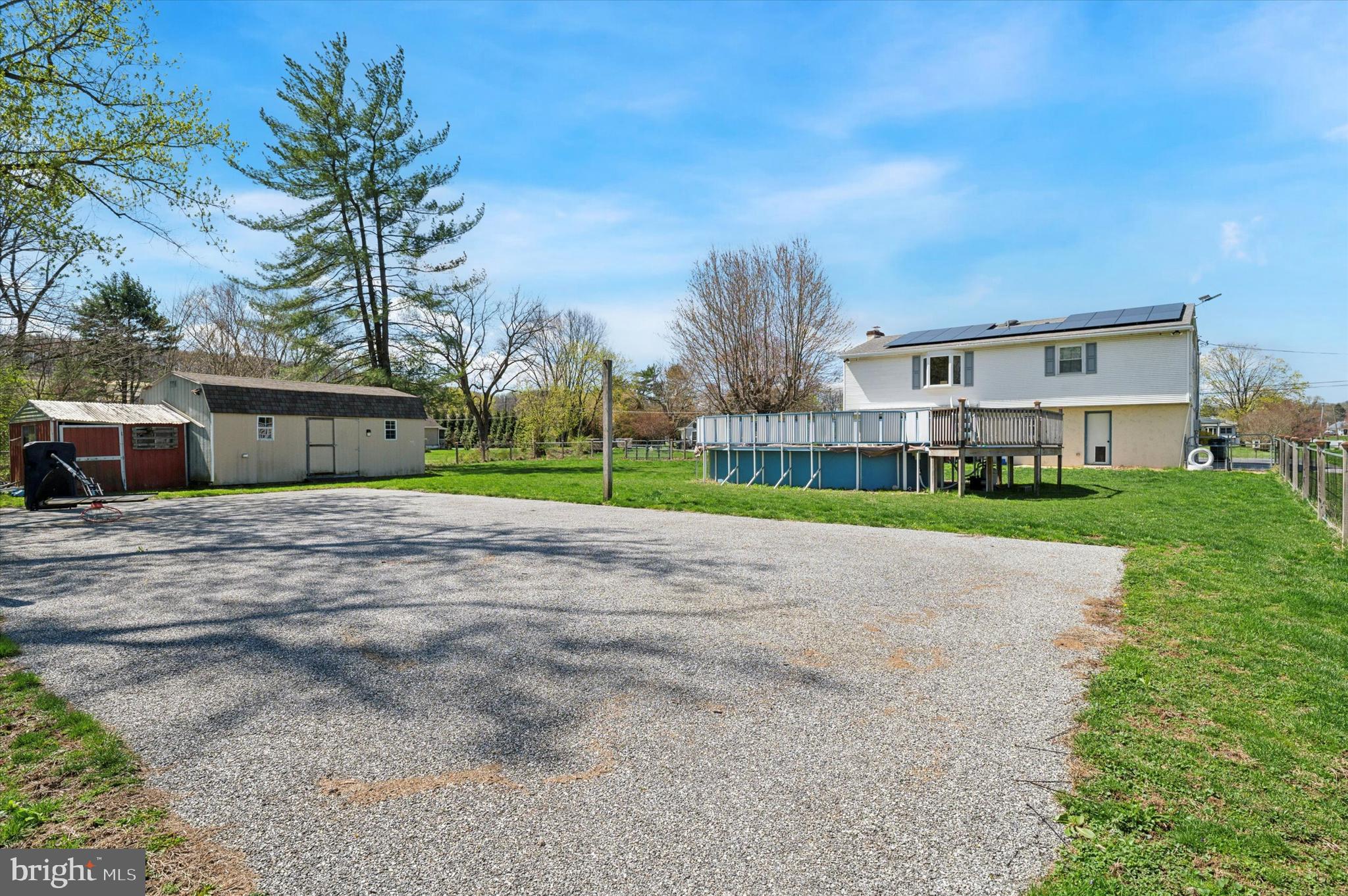 COLONIAL FARMS - Residential