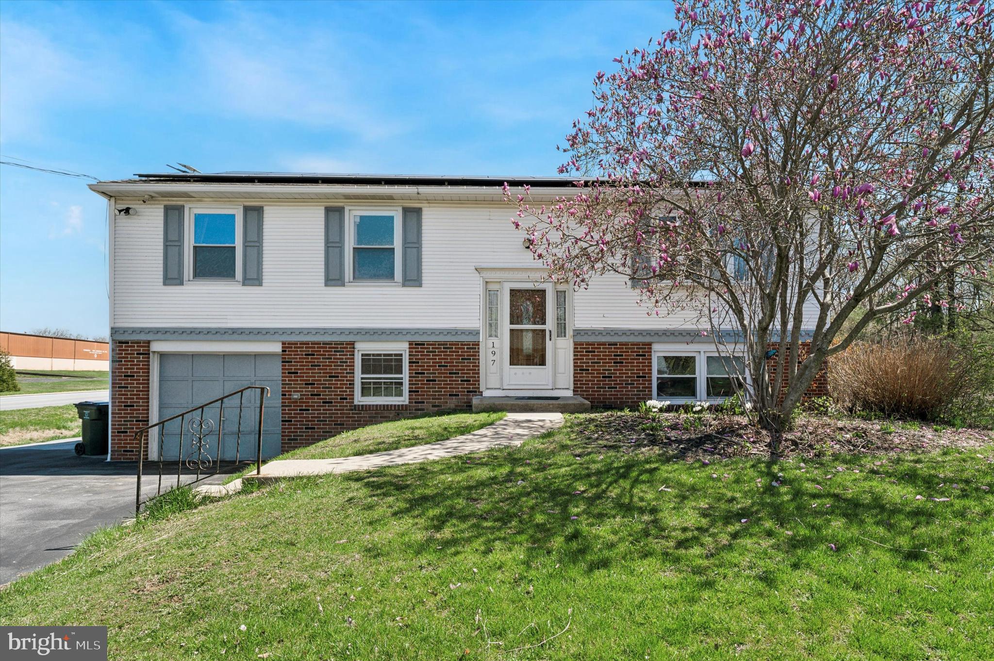 COLONIAL FARMS - Residential