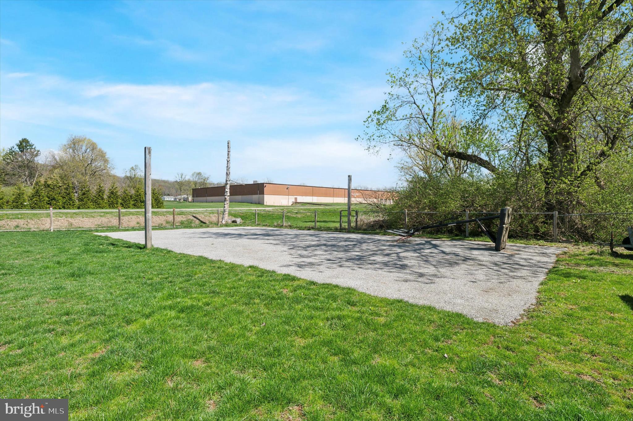 COLONIAL FARMS - Residential