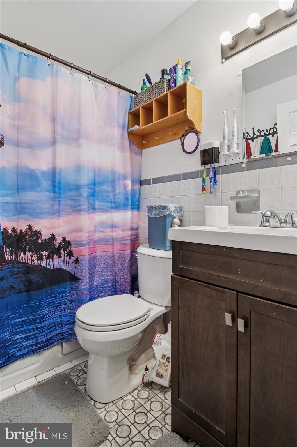 COLONIAL FARMS - Residential