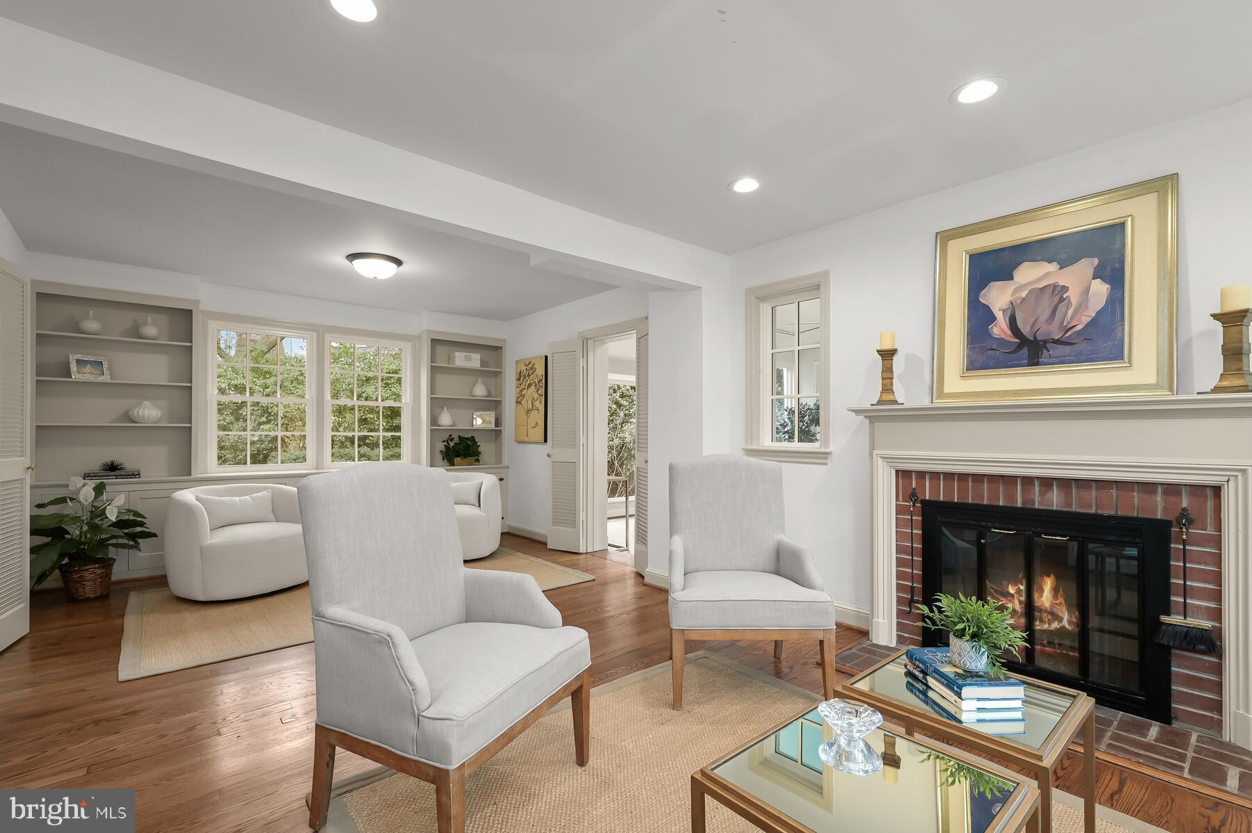 WOODACRES - Residential