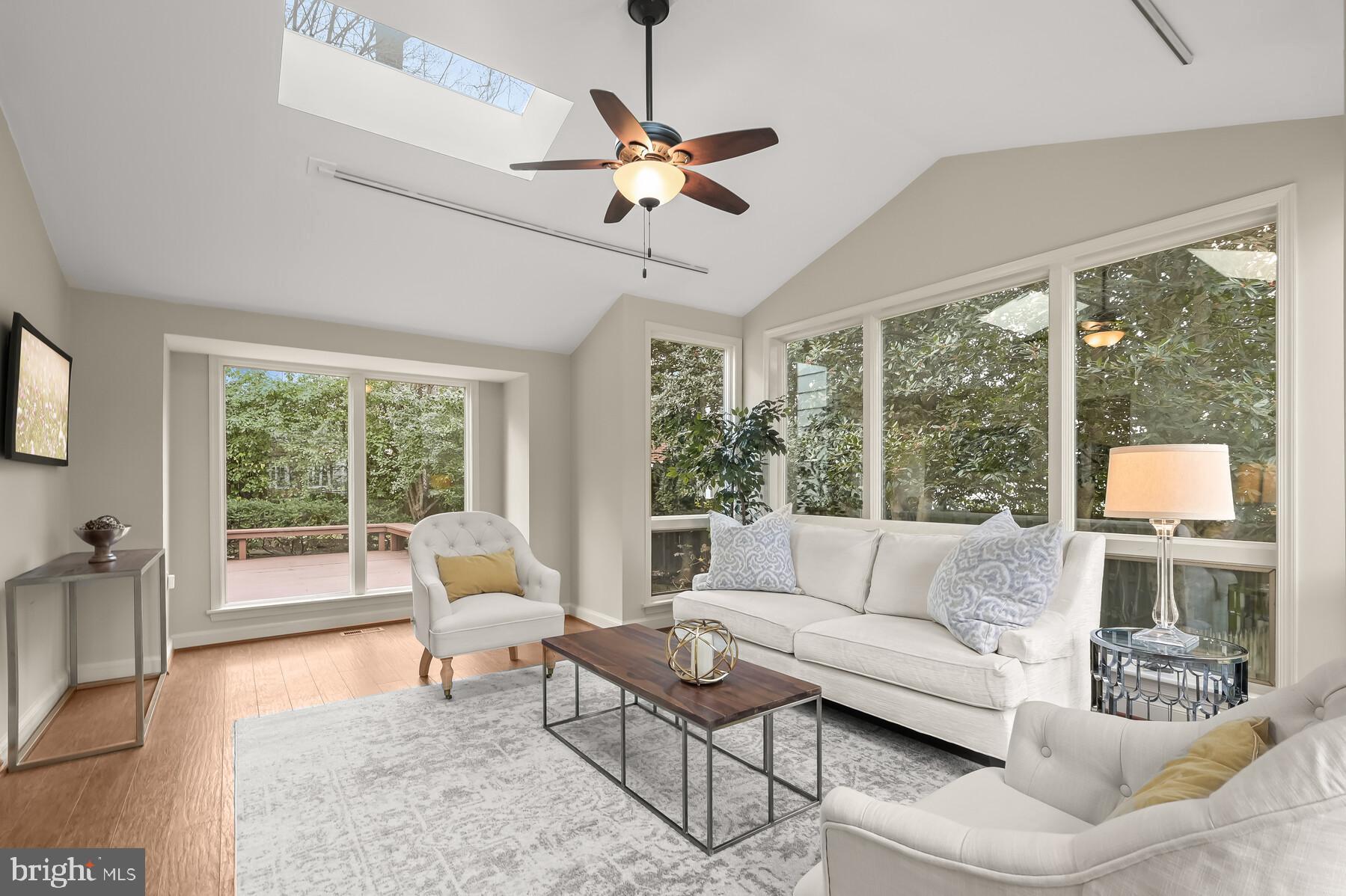 WOODACRES - Residential