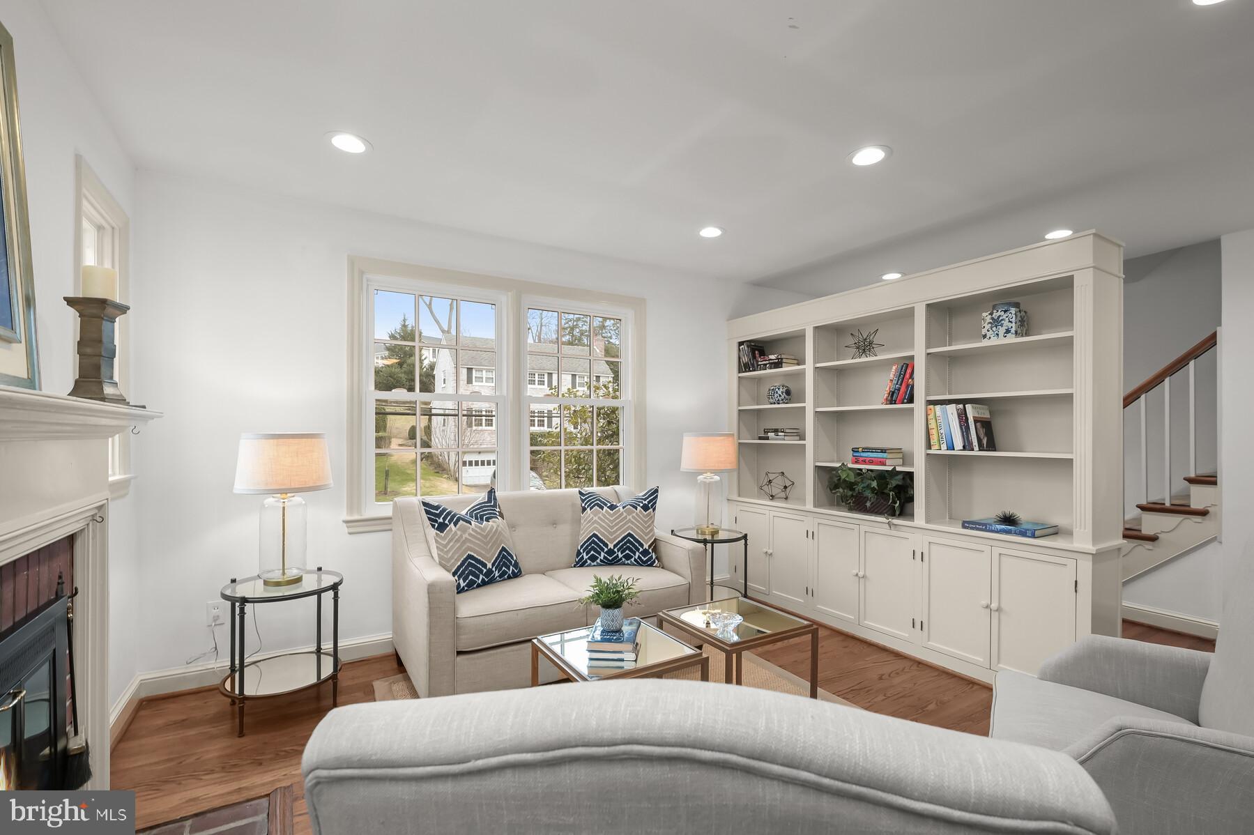 WOODACRES - Residential