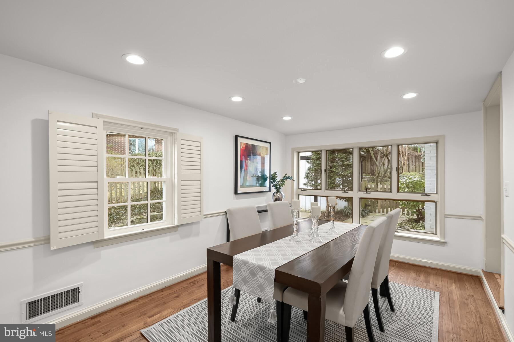 WOODACRES - Residential