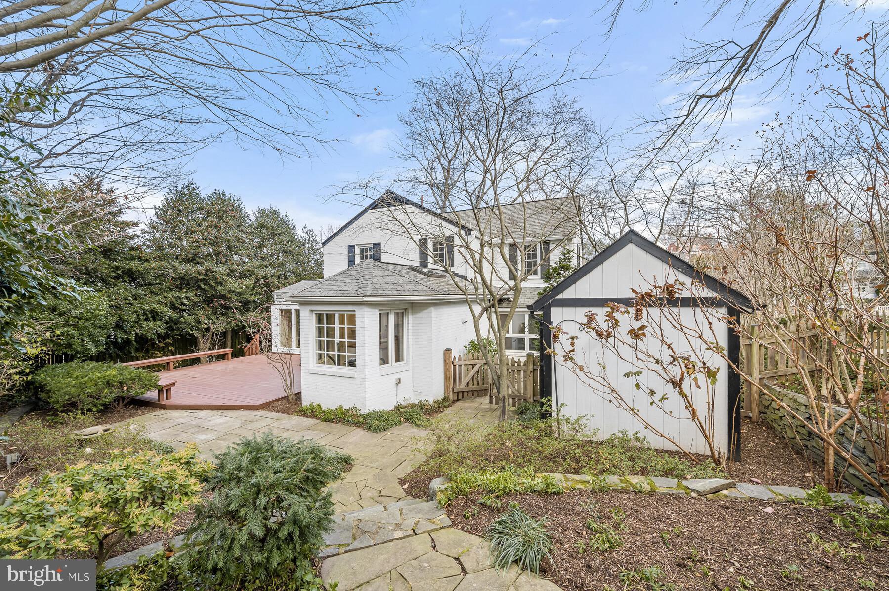 WOODACRES - Residential