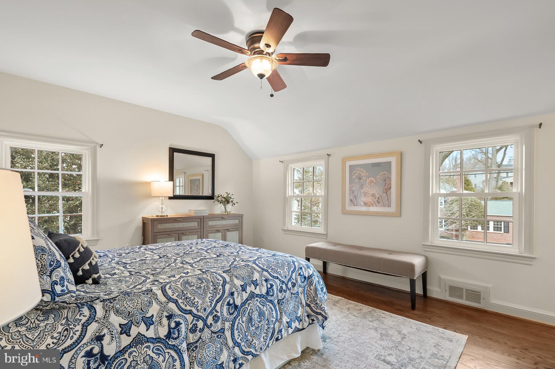 WOODACRES - Residential